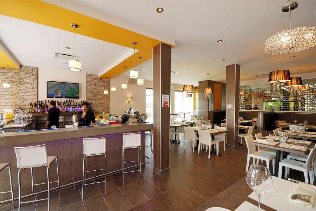 Imperia Hotel Et Suites Terrebonne Restoran fotoğraf