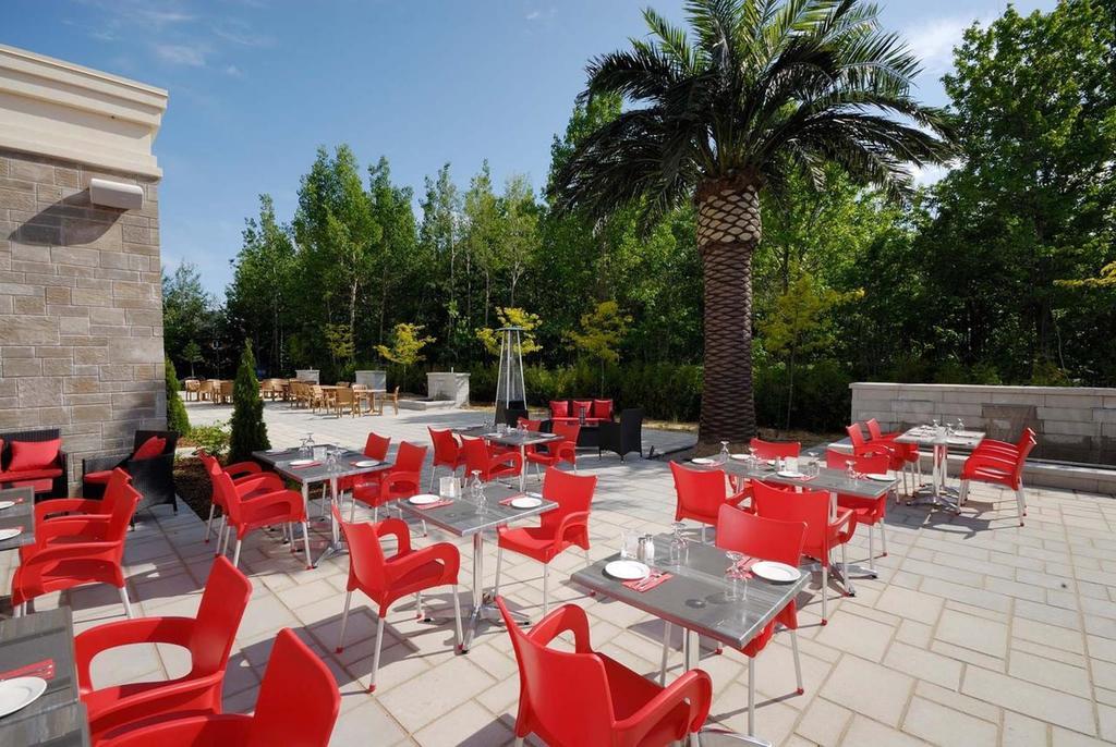 Imperia Hotel Et Suites Terrebonne Dış mekan fotoğraf