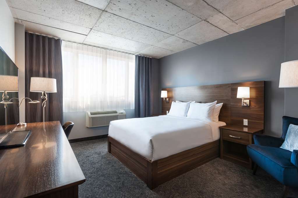 Imperia Hotel Et Suites Terrebonne Oda fotoğraf