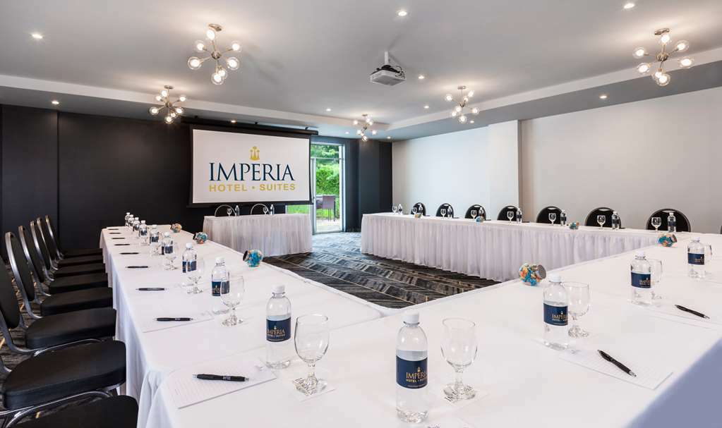 Imperia Hotel Et Suites Terrebonne Konforlar fotoğraf
